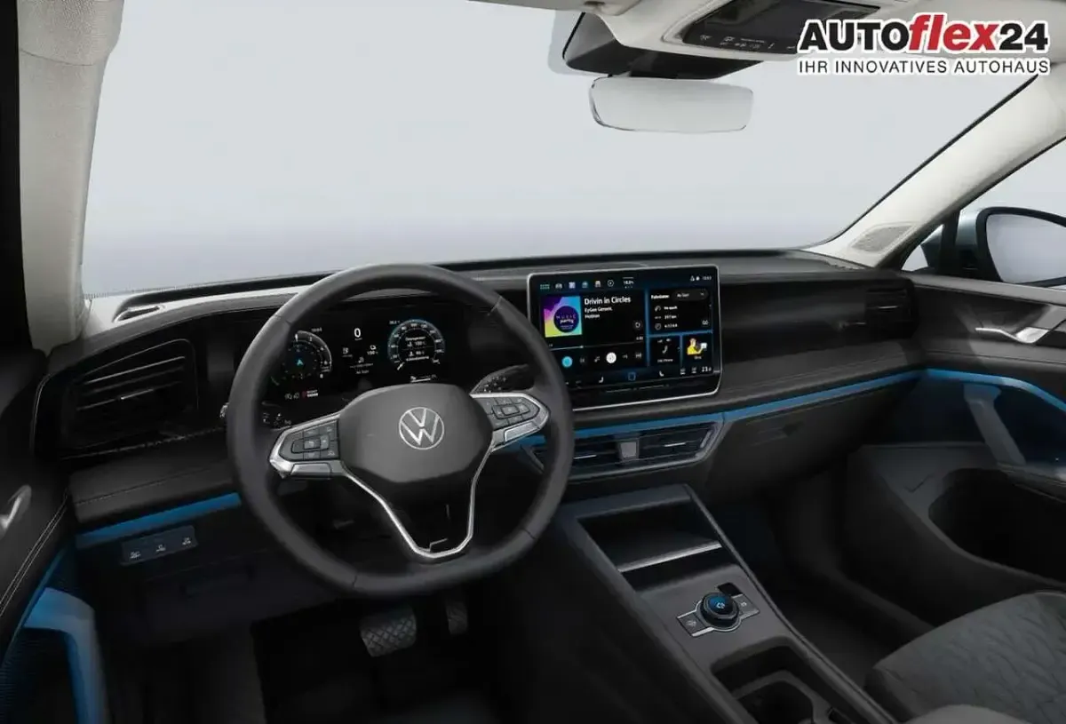 Neu VW Tiguan IQ Drive 150 PS (110 kW) 2026 Grenadillschwarz meta... SUV