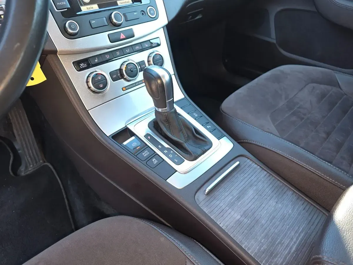Gebraucht VW Passat Highline 177 PS (130 kW) 2014 Schwarz Kombi
