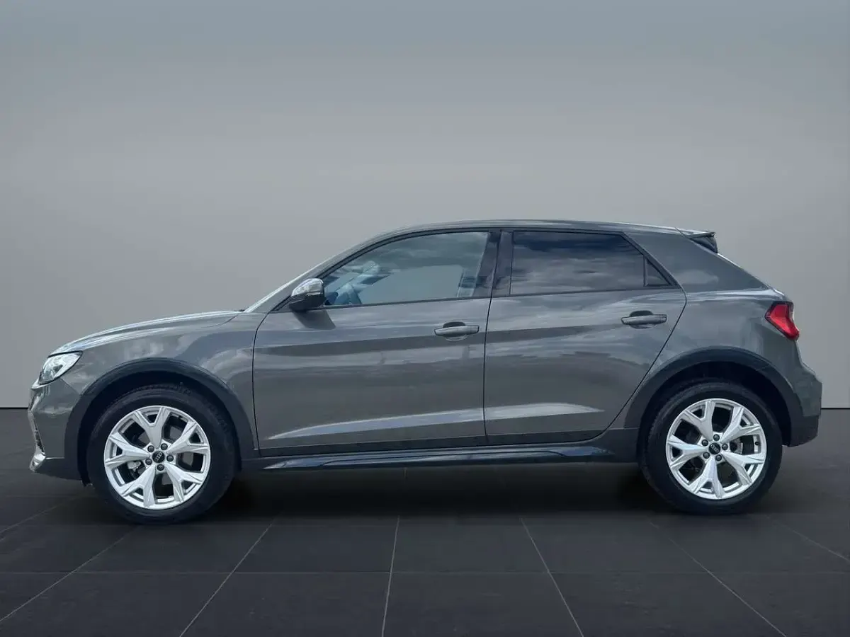 Gebraucht Audi A1 Basis 150 PS (110 kW) 2025 Chronosgrau metallic SUV