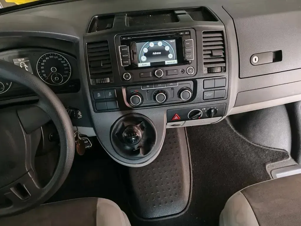 Gebraucht VW T5 114 PS (83 kW) 2015 Schwarz Van