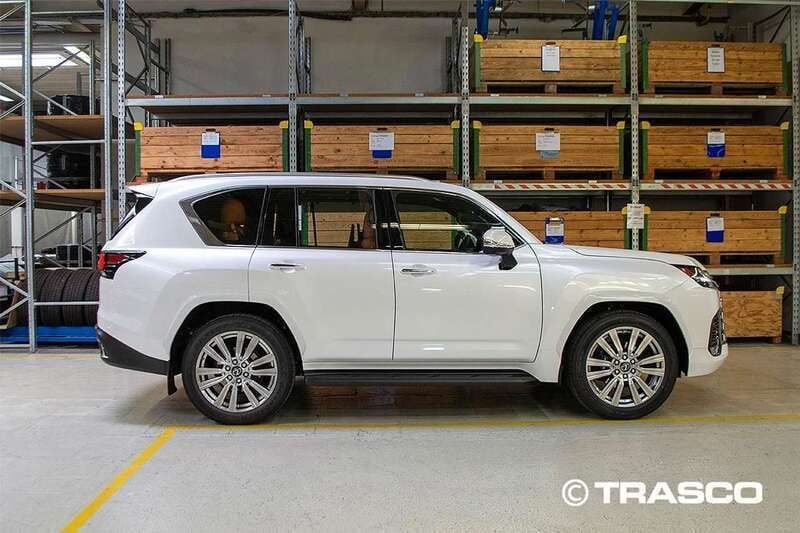 Neu Lexus LX600 383 PS (281 kW) 2025 Schwarz SUV