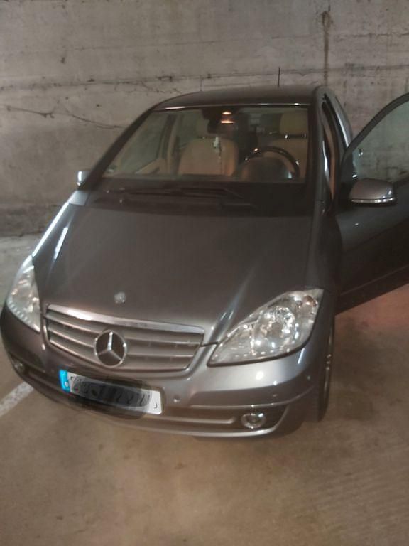 Grau Gebraucht 2009 Mercedes A150 Elegance Van / Kleinbus | 3.500 € (Fairer Preis) - Bild 1/4