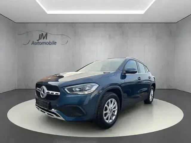 Gebraucht Mercedes GLA250 160 PS (117 kW) 2021 Blau SUV