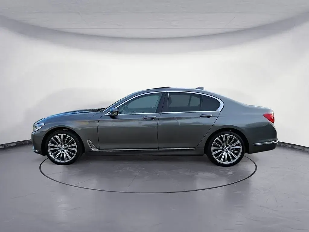 Gebraucht BMW 730 265 PS (194 kW) 2018 Grau Limousine