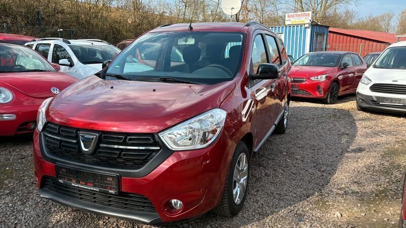 Rot Gebraucht 2020 Dacia Lodgy Comfort Van / Kleinbus | 9.450 € (Superpreis) - Bild 1/4