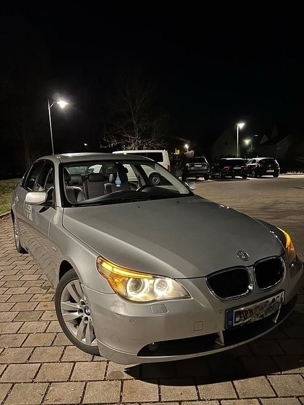 Gebraucht BMW 520 170 PS (125 kW) 2004 Grau Limousine