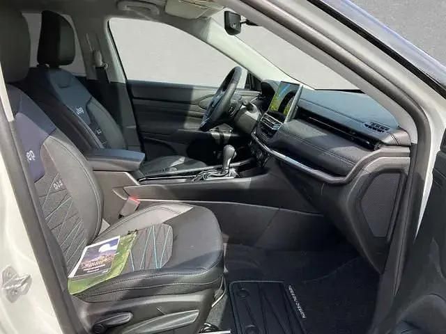 Second-hand Jeep Compass 131 CP (96 kW) 2022 Alb SUV