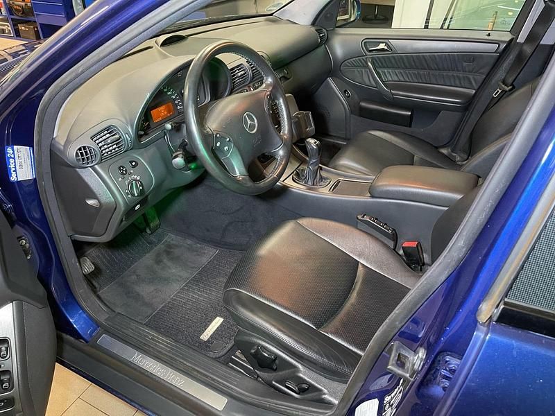 Gebraucht Mercedes C270 170 PS (125 kW) 2001 Blau Limousine