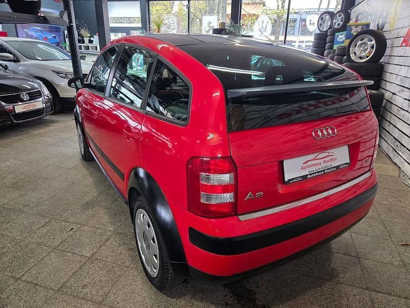 Gebraucht Audi A2 Comfort 75 PS (55 kW) 2003 Rot Kleinwagen