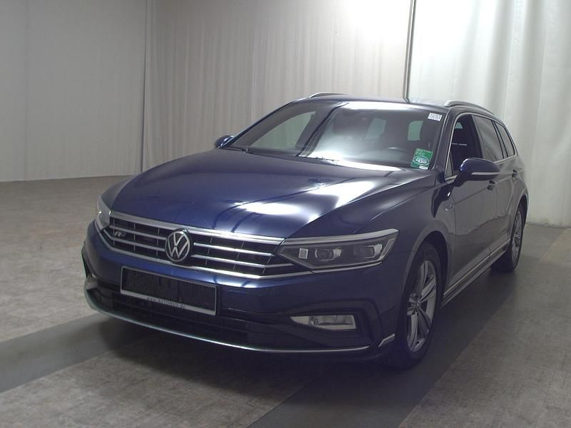 Second-hand VW Passat R-line 200 CP (147 kW) 2022 Albastru Break
