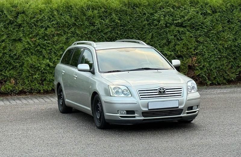 Silber Gebraucht 2005 Toyota Avensis Sol Kombi | 1.999 € (Fairer Preis) - Bild 1/4