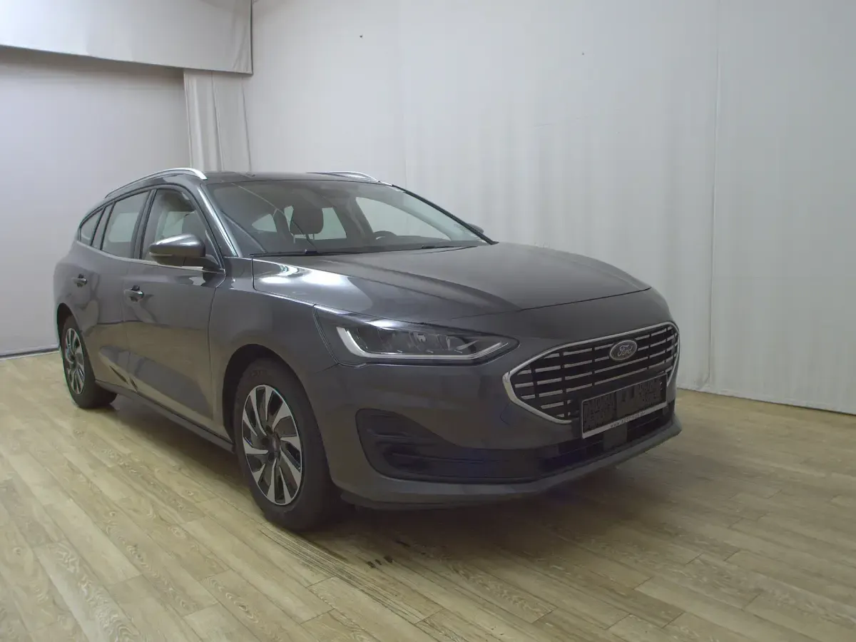 Gebraucht Ford Focus Titanium 120 PS (88 kW) 2023 Grau Kombi
