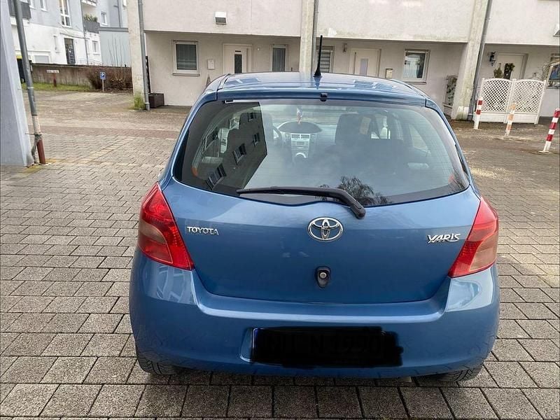 Gebraucht Toyota Yaris Executive 87 PS (63 kW) 2006 Blau Limousine
