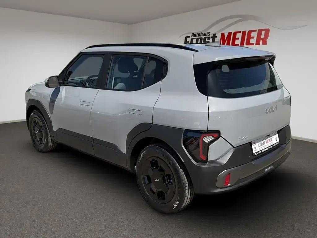 Neu Kia EV2 Air 108 kW (147 PS) 2026 Grau SUV