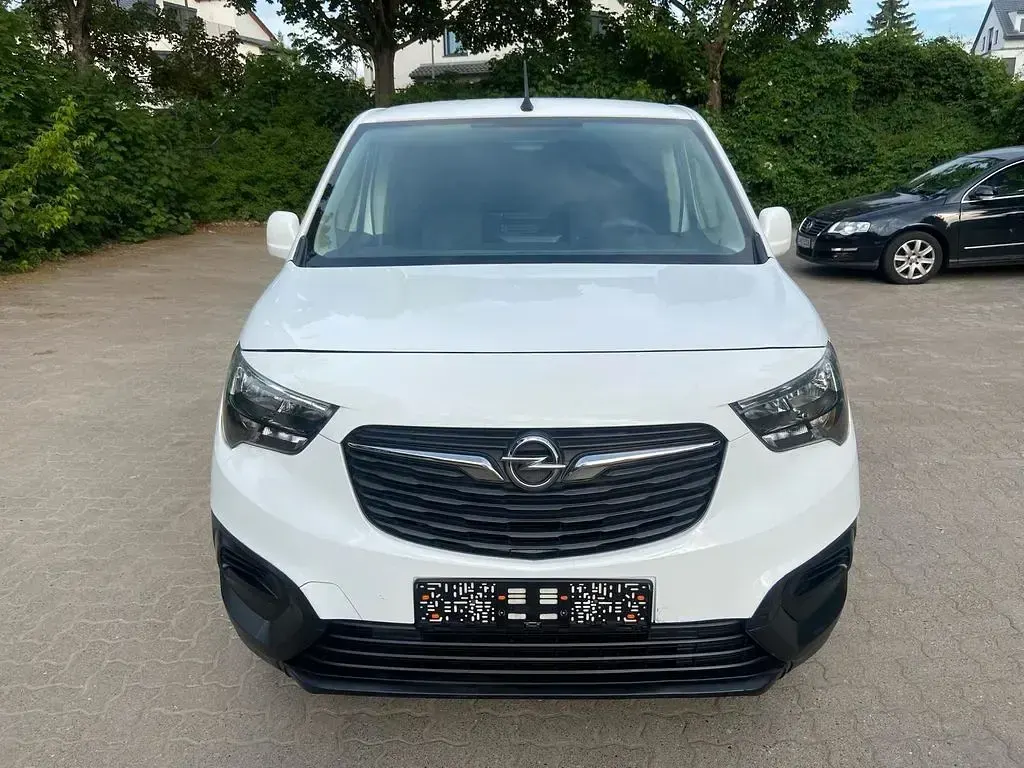 Gebraucht Opel Combo 102 PS (75 kW) 2019 Weiß Van / Kleinbus