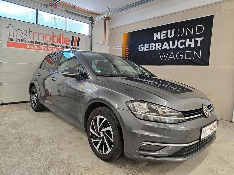 Grau Gebraucht 2018 VW Golf VII Limousine | 9.600 € (Fairer Preis) - Bild 1/4