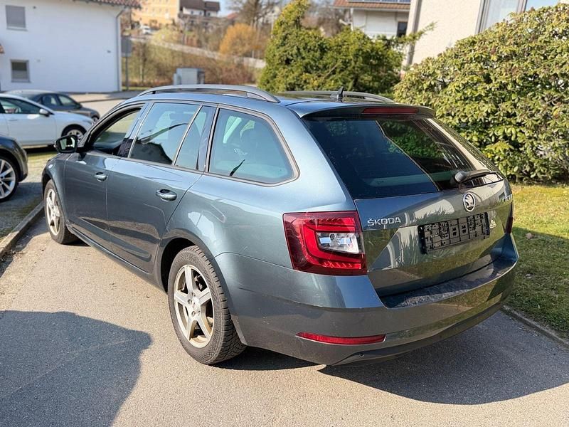 Second-hand Skoda Octavia Ambition 150 CP (110 kW) 2020 Gri Break