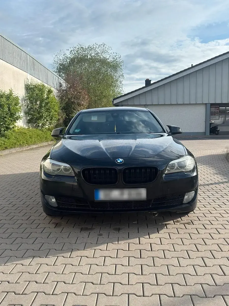 Gebraucht BMW 520 M Sport 184 PS (135 kW) 2012 Schwarz Limousine