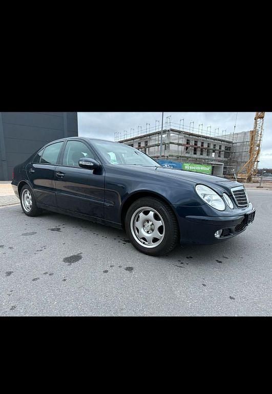 Gebraucht Mercedes 240 179 PS (131 kW) 2003 Blau Limousine