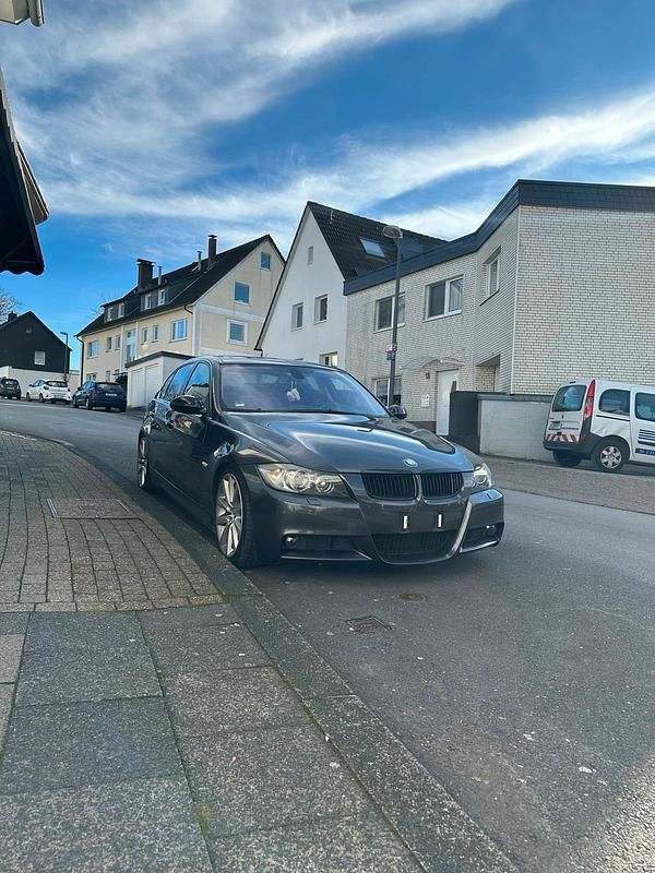 Gebraucht BMW 330 258 PS (189 kW) 2006 Grau Limousine
