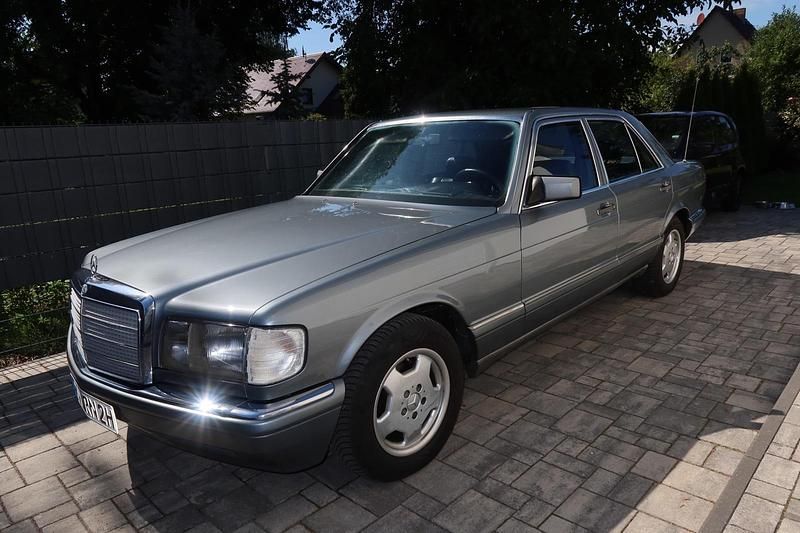Grau Gebraucht 1987 Mercedes S260 SE Limousine | 12.500 € - Bild 1/4