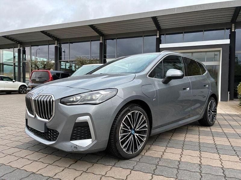 Gebraucht BMW 225 Active Tourer M Sport 245 PS (180 kW) 2023 Grau Van / Kleinbus