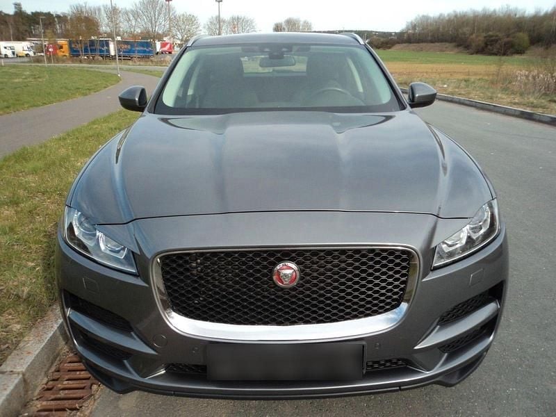Gebraucht Jaguar F-Pace 179 PS (131 kW) 2017 Grau SUV