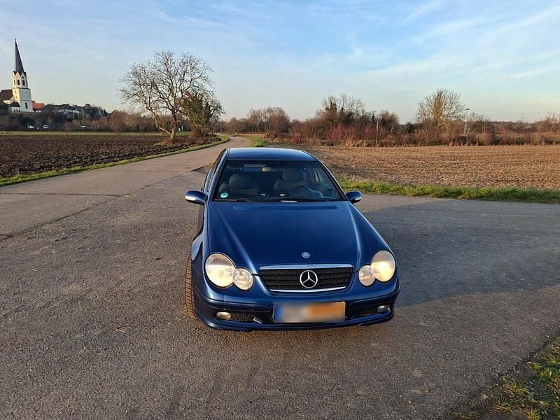 Gebraucht Mercedes C200 163 PS (119 kW) 2001 Blau Coupé
