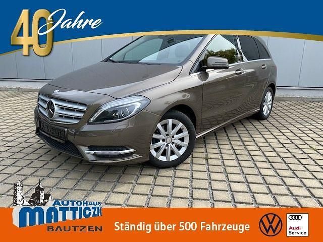 Gold Gebraucht 2012 Mercedes B200 Van / Kleinbus | 11.339 € (Etwas zu teuer) - Bild 1/4