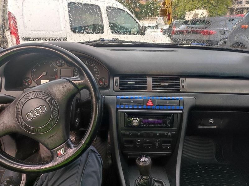 Schwarz Gebraucht 2000 Audi A6 Limousine | 1.700 € (Guter Preis) - Bild 1/4