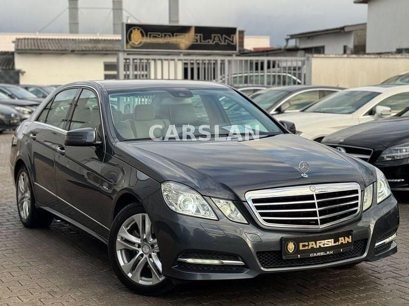 Gebraucht Mercedes E220 Avantgarde 170 PS (125 kW) 2012 Grau Limousine