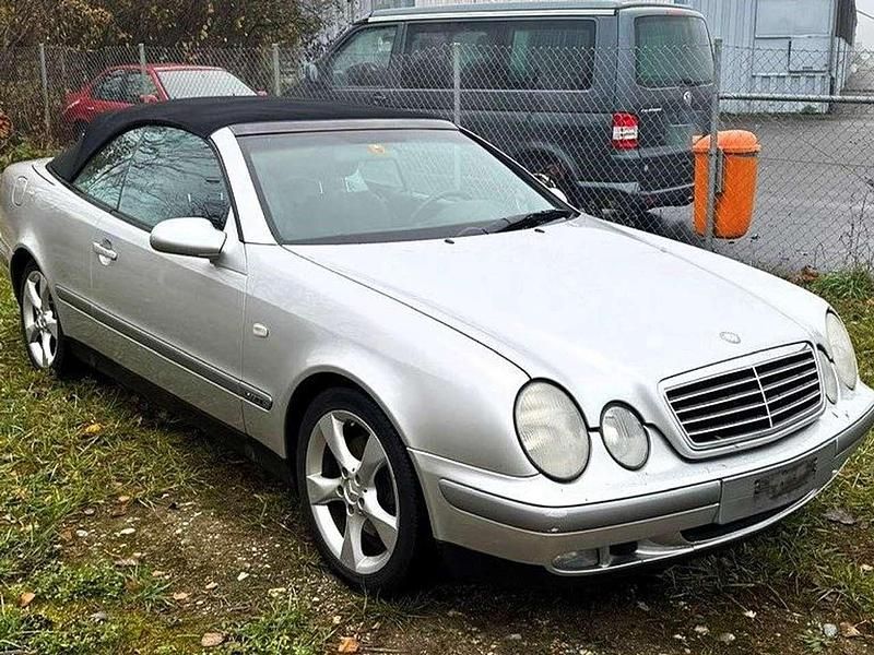 Silber Gebraucht 1998 Mercedes CLK230 Cabrio | 3.700 € (Teuer) - Bild 1/4