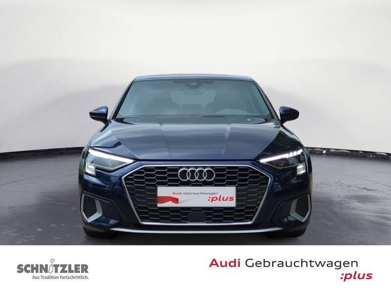 Blau Gebraucht 2024 Audi A3 Advanced Limousine | 29.980 € (Guter Preis) - Bild 1/4