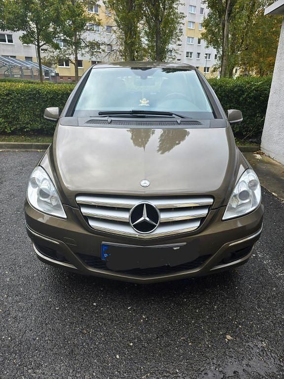 Braun Gebraucht 2008 Mercedes B170 Van / Kleinbus | 5.750 € (Etwas zu teuer) - Bild 1/4