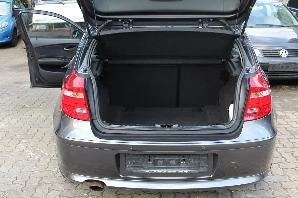 Gebraucht BMW 116 122 PS (89 kW) 2008 Grau Kleinwagen