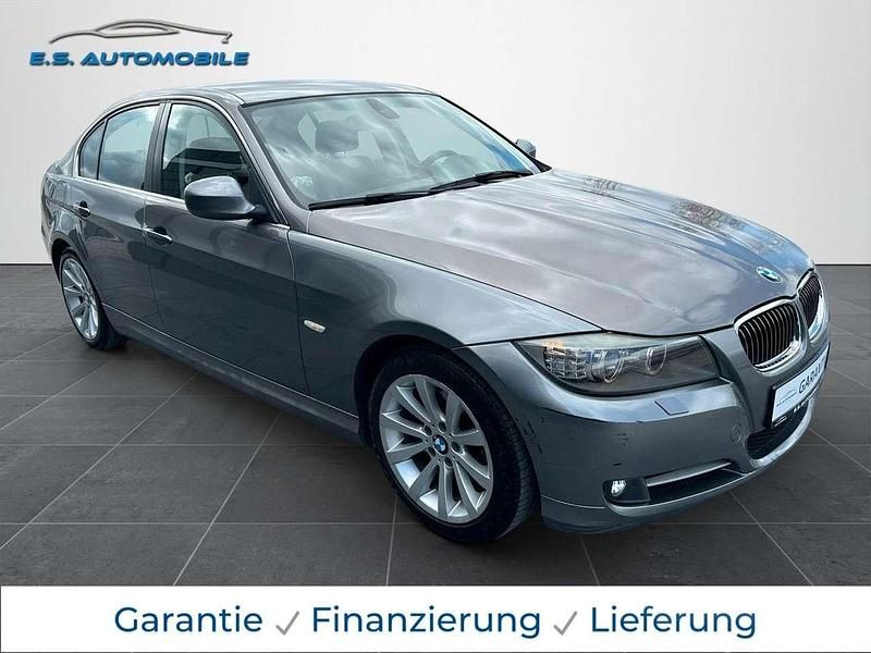 Gebraucht BMW 320 Basis 184 PS (135 kW) 2011 Grau Kombi