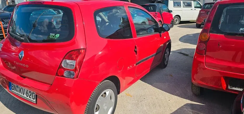 Gebraucht Renault Twingo Authentique 75 PS (55 kW) 2011 Rot Kleinwagen