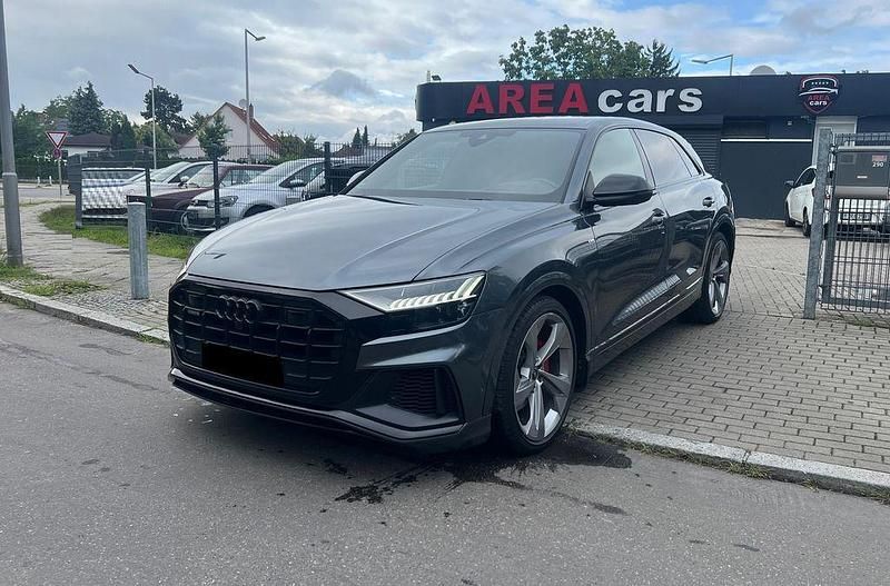 Daytonagrau Gebraucht 2021 Audi Q8 S-Line SUV | 63.900 € (Fairer Preis) - Bild 1/4