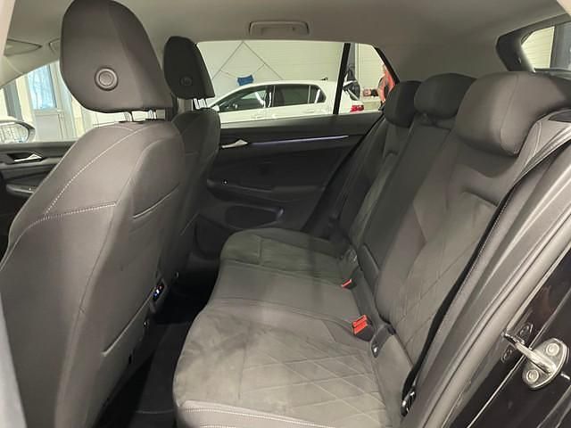 Gebraucht VW Golf VIII Style 150 PS (110 kW) 2021 Schwarz Limousine