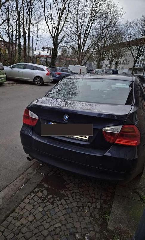 Gebraucht BMW 320 150 PS (110 kW) 2005 Blau Limousine