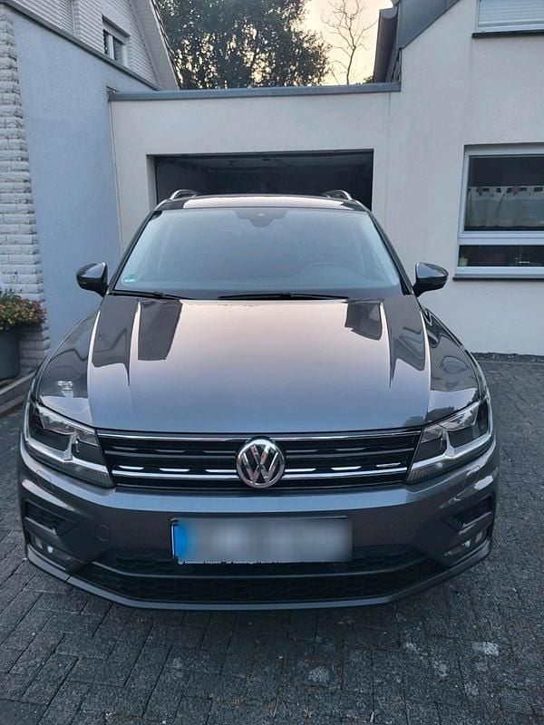 Gebraucht VW Tiguan Sound 150 PS (110 kW) 2017 Grau SUV