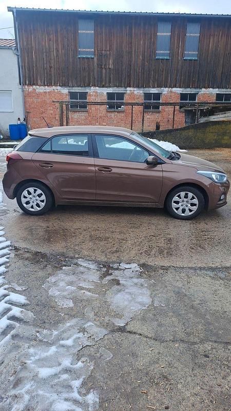 Gebraucht Hyundai i20 Active 101 PS (74 kW) 2018 Braun Kleinwagen