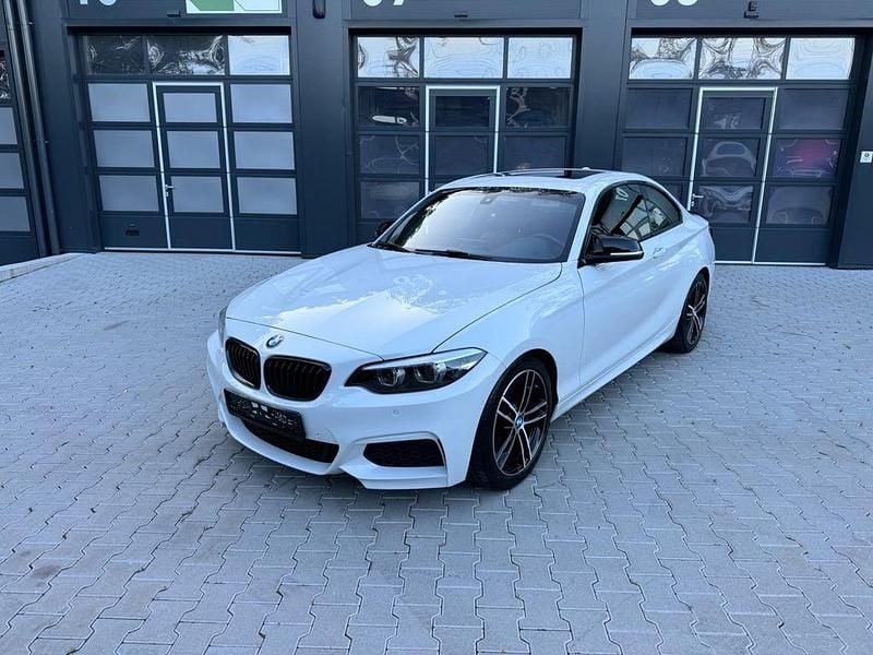 Weiß Gebraucht 2017 BMW M240 M Sport Coupé | 24.850 € (Superpreis) - Bild 1/4