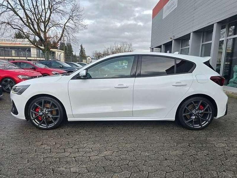 Gebraucht Ford Focus ST 280 PS (205 kW) 2023 Frostweiß Limousine