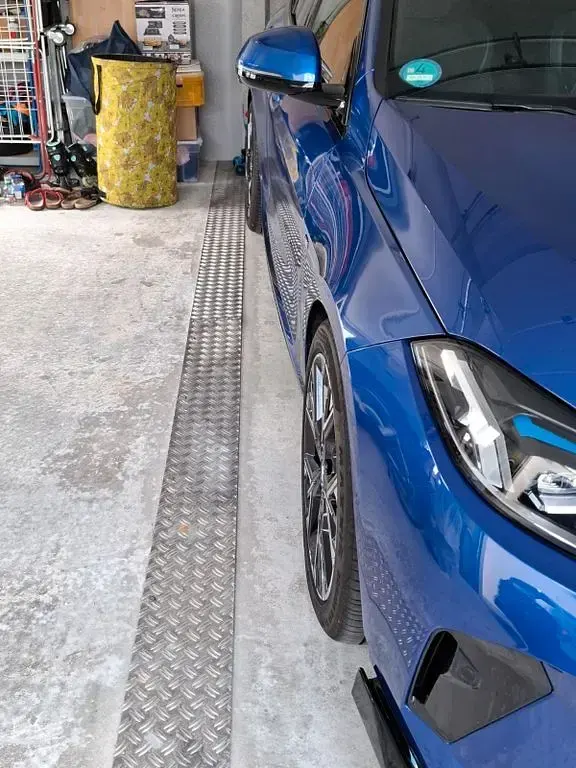 Gebraucht BMW 118 Performance 150 PS (110 kW) 2024 Blau Kleinwagen