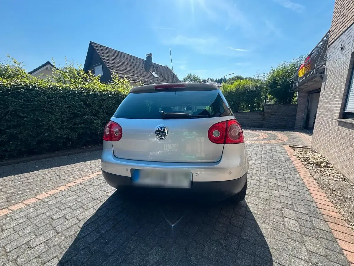 Gebraucht VW Golf VI 102 PS (75 kW) 2008 Grau Kleinwagen