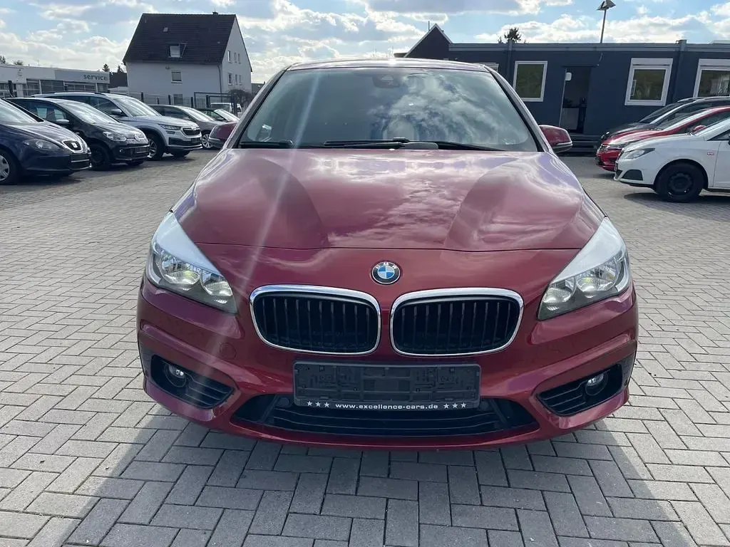 Gebraucht BMW 220 Active Tourer Sport Line 192 PS (141 kW) 2015 Rot Van / Kleinbus