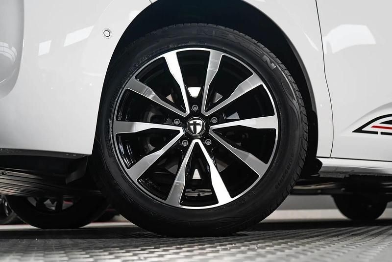 Neu VW Multivan Edition 150 PS (110 kW) 2025 Candyweiß Van