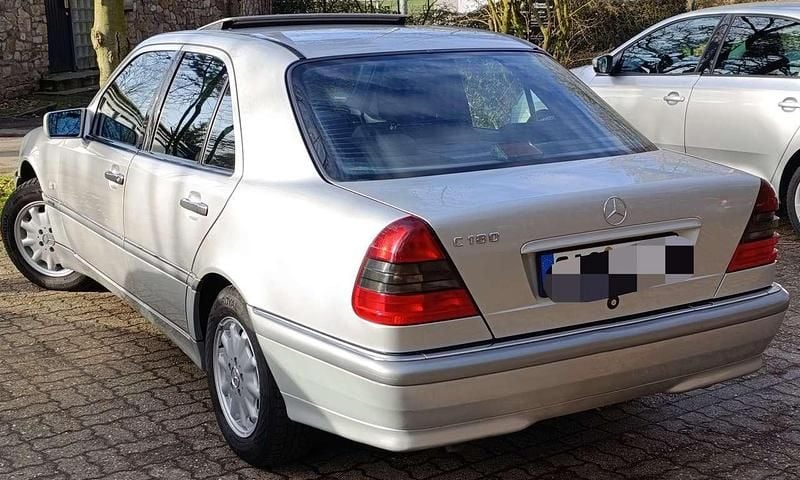 Second-hand Mercedes C180 Elegance 122 CP (89 kW) 1999 Argintiu Berlinǎ