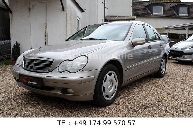 Cubanitsilber Gebraucht 2003 Mercedes C180 Limousine | 3.299 € (Fairer Preis) - Bild 1/4